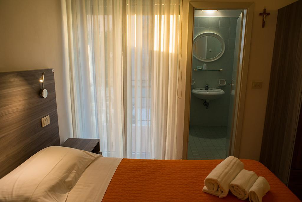 Hotel Madison Gabicce Mare Exterior foto