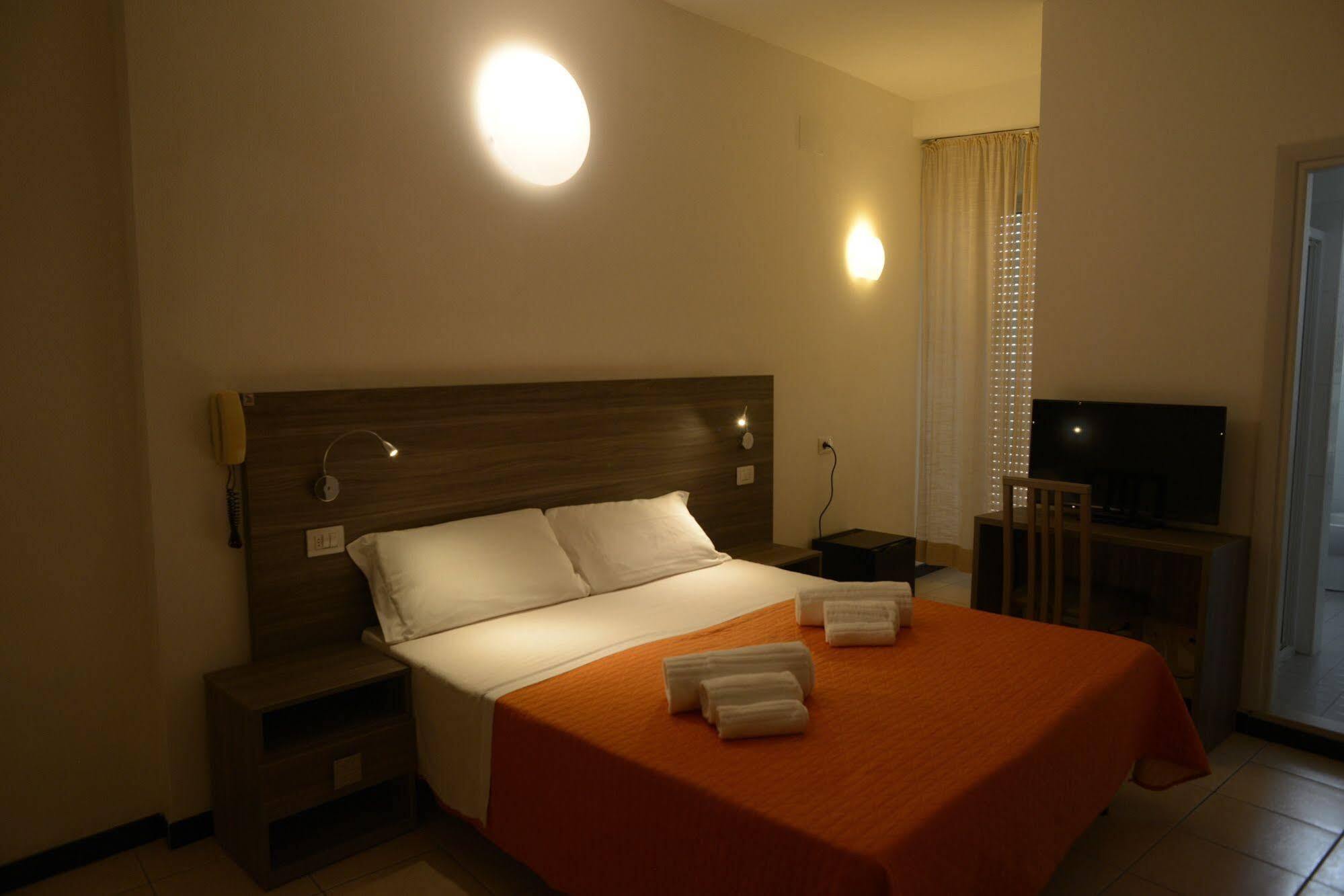 Hotel Madison Gabicce Mare Exterior foto