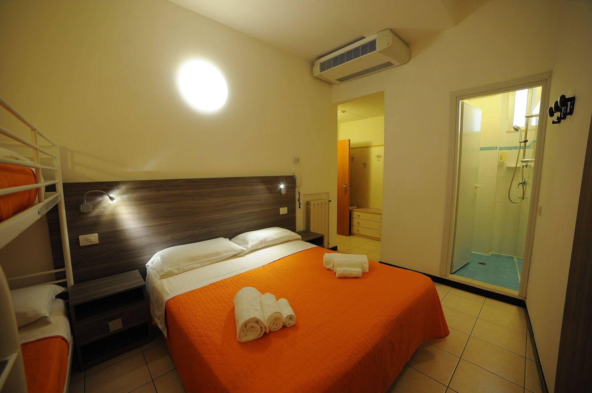 Hotel Madison Gabicce Mare Exterior foto