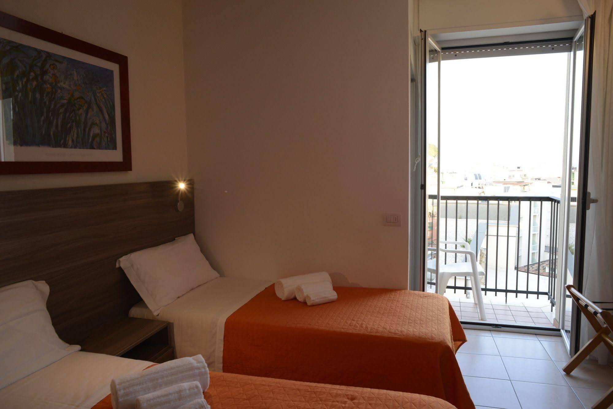 Hotel Madison Gabicce Mare Exterior foto