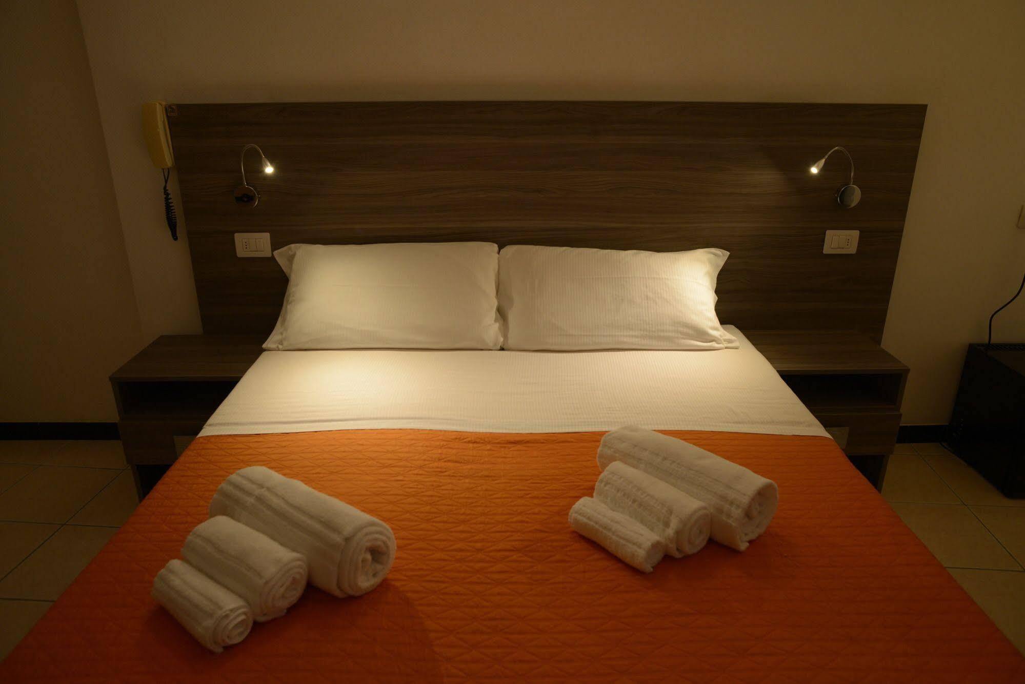 Hotel Madison Gabicce Mare Exterior foto