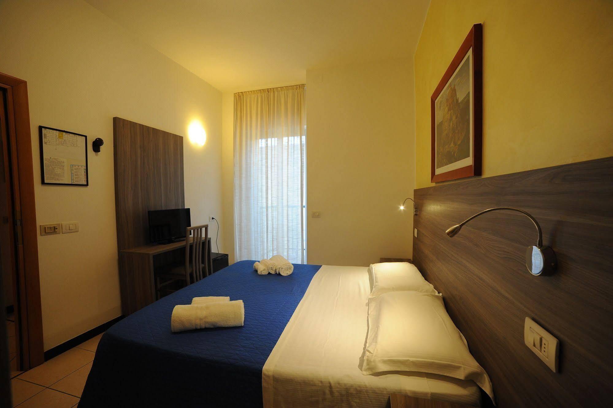 Hotel Madison Gabicce Mare Exterior foto